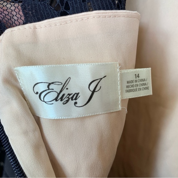 Eliza J Navy Blue Eyelet Lace Top Dress Size 14 NWT - Picture 2 of 8